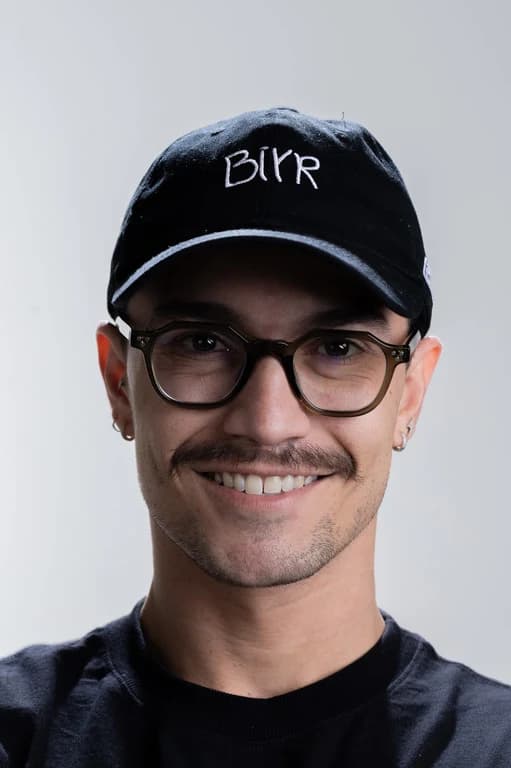 Retrato de Rodrigo, da Biyr Studio